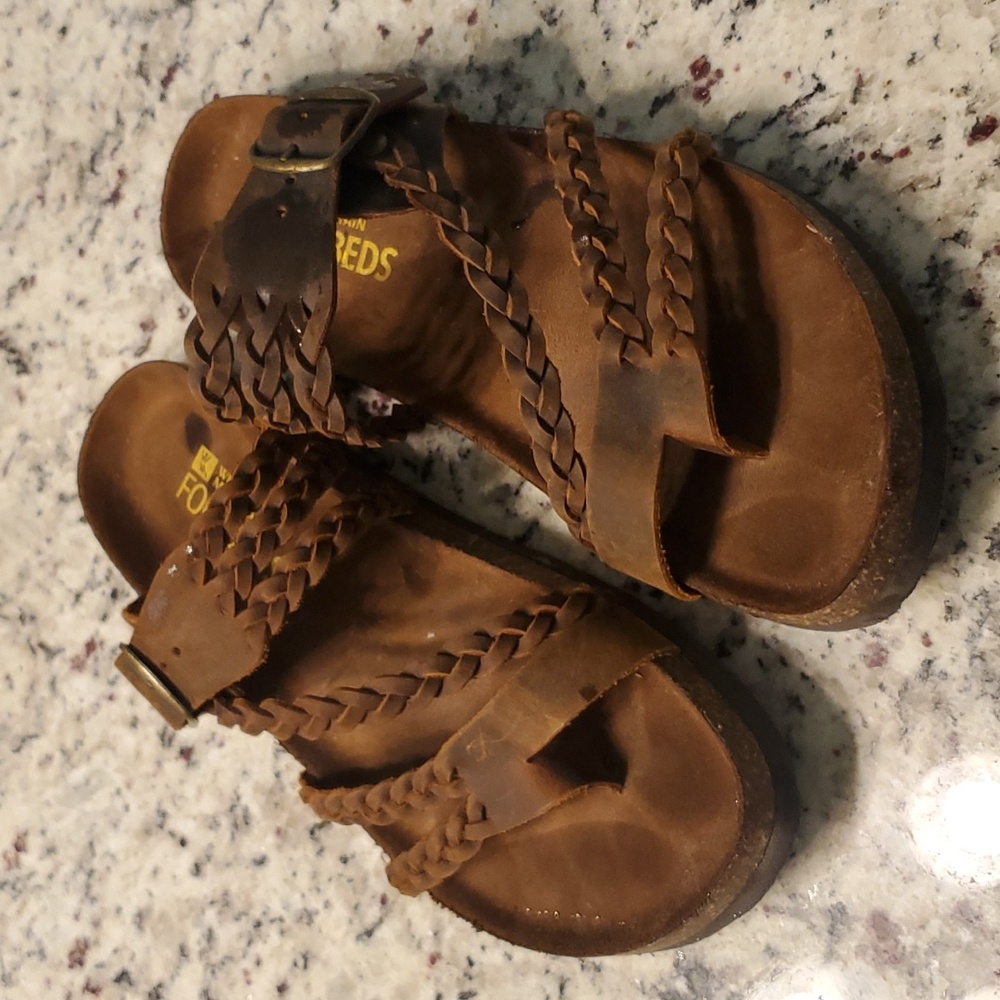 White mountain footbeds sandals
